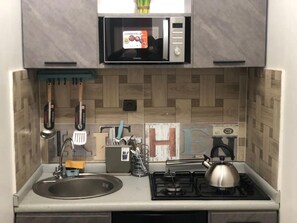 Private kitchen - Furnished studio (F2) near BRT and auchan (Dakar)