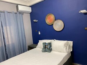 1 bedroom, iron/ironing board, WiFi - Furnished studio (F2) near BRT and auchan (Dakar)