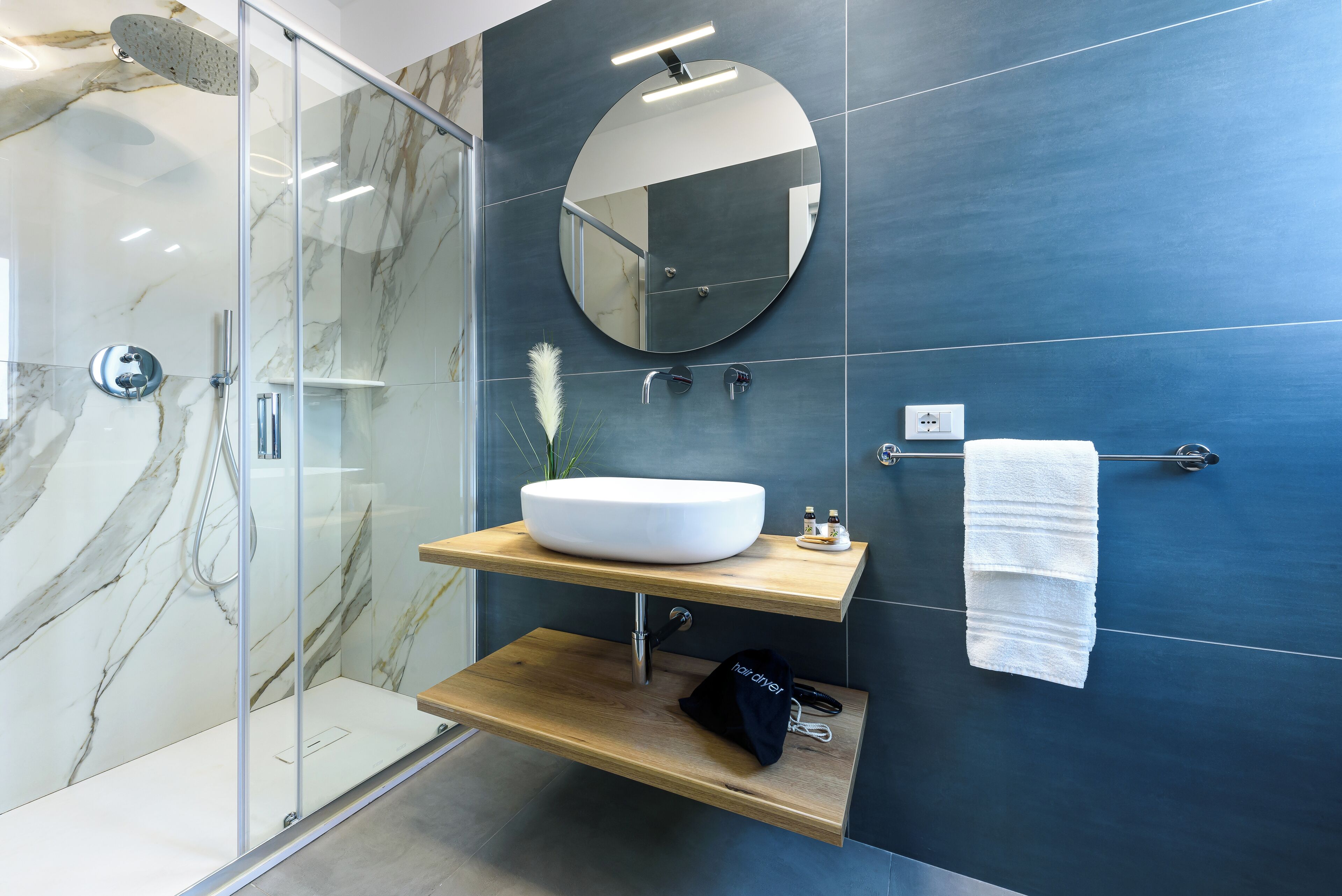 Deluxe Double Room, Balcony, Mountain View | Bathroom | Shower, hair dryer, towels, soap
