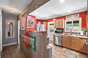 Cookware/dishes/utensils