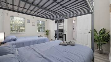 3 slaapkamers, een bureau, gratis wifi, beddengoed