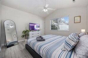 3 quartos, escrivaninha, Wi-Fi de cortesia, roupa de cama