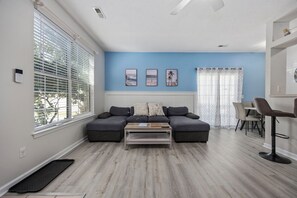 Smart TV, fireplace, books, computer monitors - 3-Bedroom, Pet Friendly Villa w/ Fenced Yard--3 min walk to Beach! (Myrtle Beach)