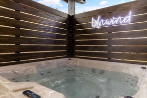 Bain à remous extérieur