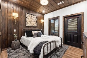 3 chambres, fer et planche à repasser, Wi-Fi gratuit, draps fournis