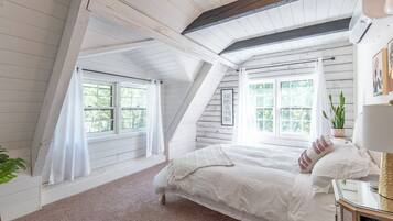 5 bedrooms, iron/ironing board, travel crib, WiFi