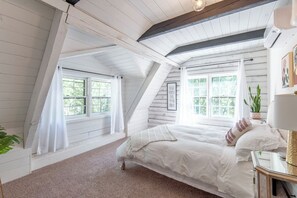 5 bedrooms, iron/ironing board, travel cot, WiFi