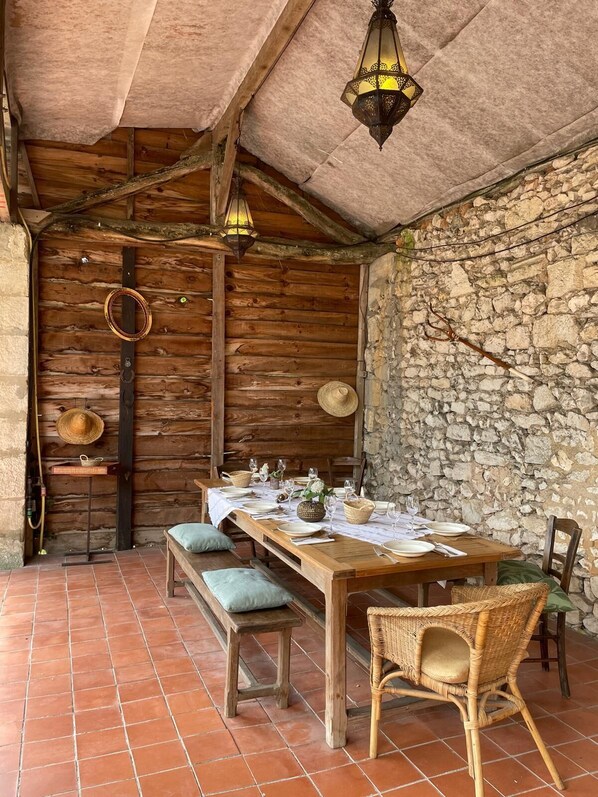 Outdoor dining
