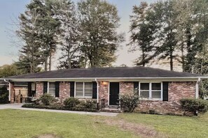 Exterior - Serendipity! Charming 3 Bed, 2 Bath Marietta House with Easy Access to Atlanta! (Marietta)