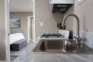 Fridge, microwave, oven, stovetop - "The Shores" One Bedroom with A/C Steps to La Jolla Shores Beach, San Diego (San Diego)