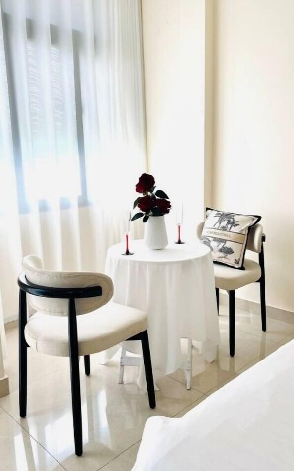 1 bedroom, desk, iron/ironing board, WiFi