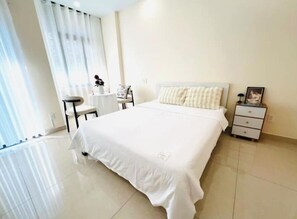 1 bedroom, desk, iron/ironing board, WiFi