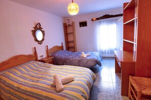 4 bedrooms, iron/ironing board, WiFi, bed sheets - COUNTRY HOUSE EL HIDALGO VALDECOLMENAS DE ARRIBA (Valdecolmenas de Arriba)