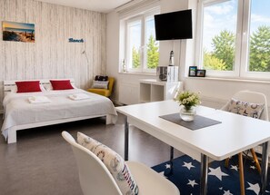 1 bedroom, bed sheets - House Najade, small feel-good oasis Whg. 7, Pastoratsweg 17, 27476 Cuxhaven Döse (Cuxhaven)