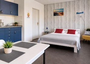 1 bedroom, bed sheets - House Najade, small feel-good oasis Whg. 7, Pastoratsweg 17, 27476 Cuxhaven Döse (Cuxhaven)