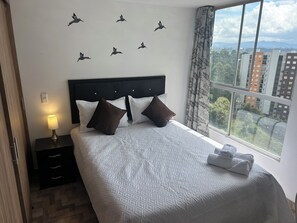 Basic Apartment, City View | 3 bedrooms, iron/ironing board, free WiFi - Apartamento Rionegro piscina caliente.  (Rionegro)