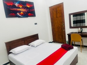 Bureau, chambres insonorisées, Wi-Fi gratuit