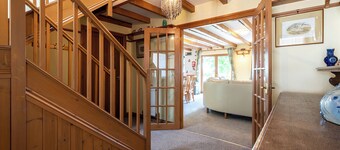 Excellence - UK49033