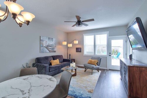 Adventure Awaits - Wine country oasis w Cozy deck