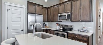 Adventure Awaits - Wine country oasis w Cozy deck