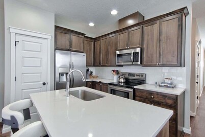 Adventure Awaits - Wine country oasis w Cozy deck