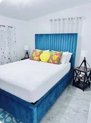 3 bedrooms, desk, iron/ironing board, free WiFi