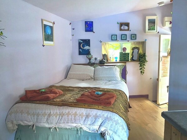 1 bedroom, WiFi, bed sheets