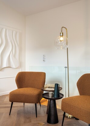 1 bedroom, blackout drapes, iron/ironing board, free WiFi