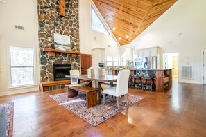 Dining - The O Stone, 4BR/6Beds Cabin by VelvetDitchVillas (Water Valley)