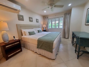 2 bedrooms, in-room safe, iron/ironing board, free WiFi - Charming 2-bedroom condo in fabulous Hastings area (Hastings)