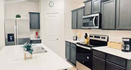 Charming 3-bedroom house with AC and WiFi in pleasant Sherman