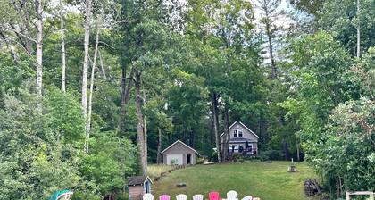 Lakefront Emerald Cove Cottage-3 bd, 2 ba -Sleeps 10