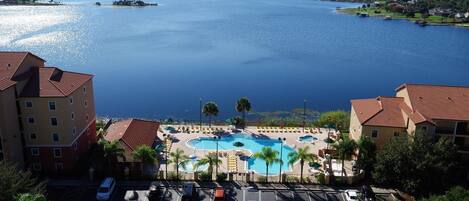 Piscine extérieure, piscine chauffée