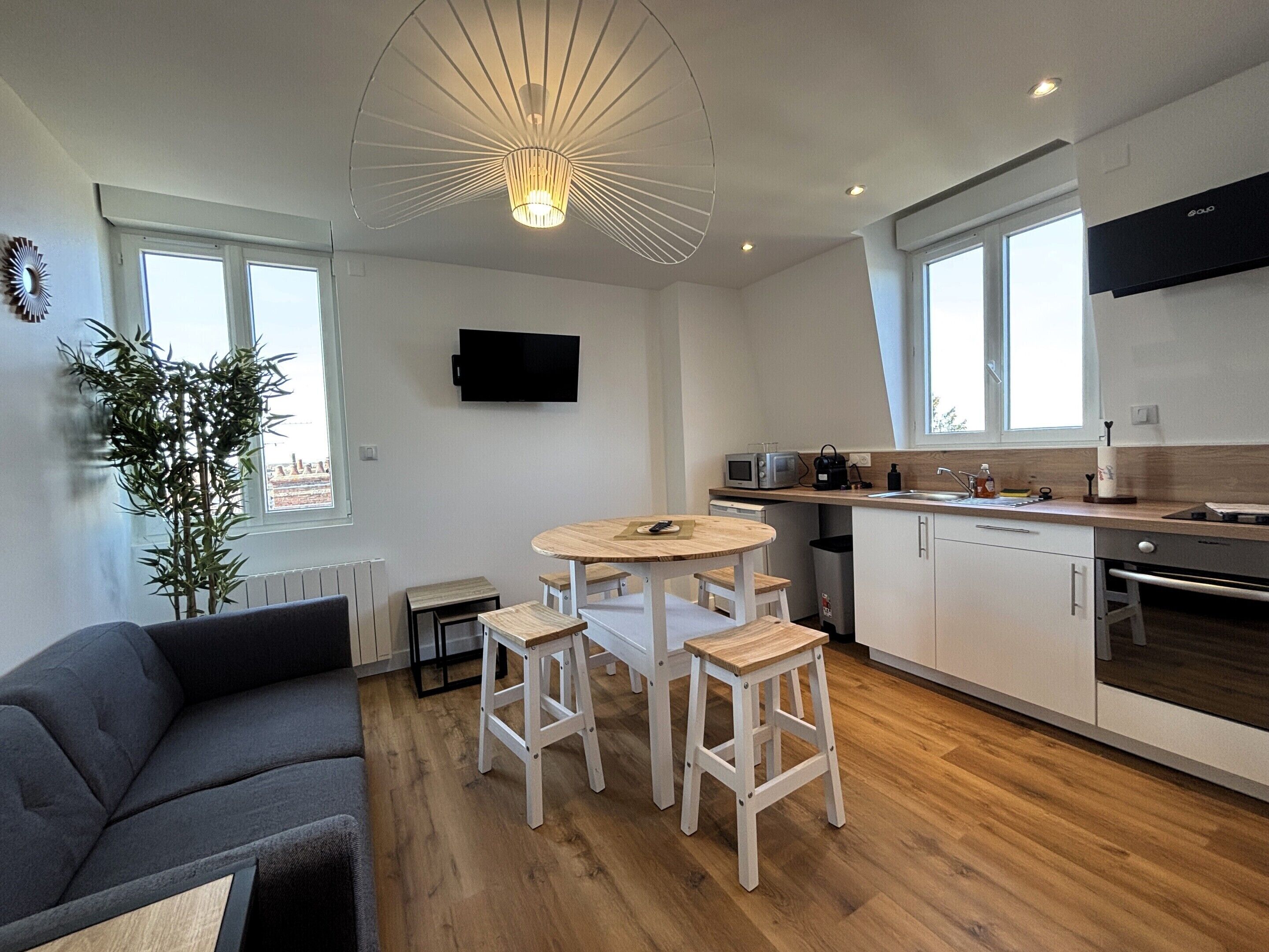 Apartment Kitchen 7