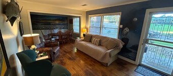 Mural House - Delightful 3 Br 2 Bath home in Fondren Area