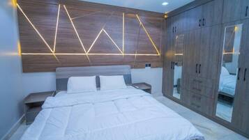 Deluxe Apartment, Balcony, City View | 1 bedroom, desk, laptop workspace, blackout drapes