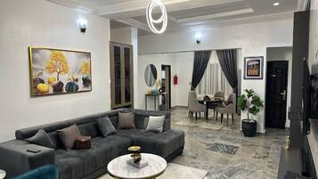 Deluxe Apartment, Balcony, City View | Living area