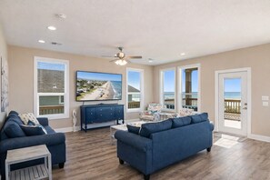 Smart TV, libri, impianto stereo