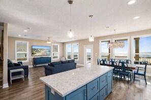 Smart TV, libri, impianto stereo