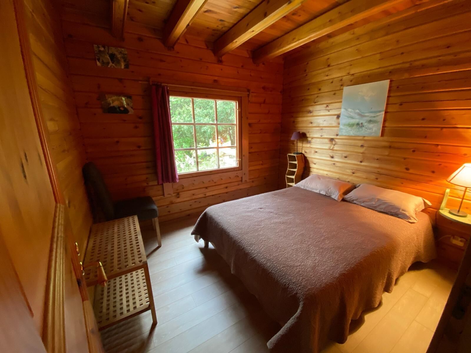 4 多间卧室、熨斗/熨衣板、床单