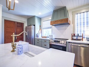 Horno, placa de cocina, lavavajillas