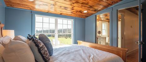 3 habitaciones, tabla de planchar con plancha, wifi y ropa de cama