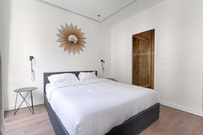 Iron/ironing board, WiFi, bed sheets