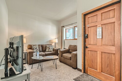 2 King Suite, Boutique Mountain Motel near hiking & MTB park in Idaho Springs