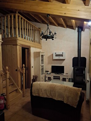 Fernseher, Kamin
