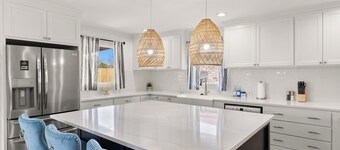 Modern Getaway - Near Golf & Casinos