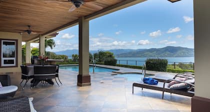 Charming Tropical Paradise, 3-bedroom Villa in marvelous Nuevo Arenal