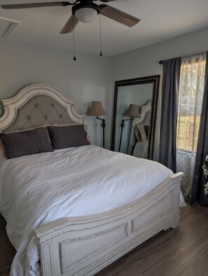 2 Schlafzimmer, Bügeleisen/Bügelbrett, kostenloses WLAN, Bettwäsche
