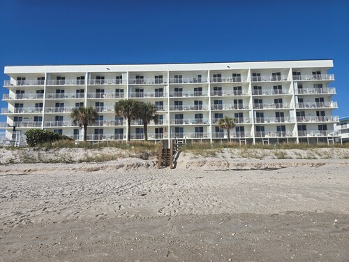 Oceanfront 1BR Condo Ground Floor Pool View Steps to Beach, Unit 102
