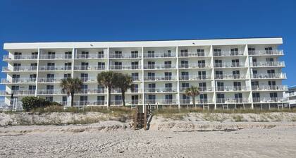 Oceanfront 1BR Condo Ground Floor Pool View Steps to Beach, Unit 102